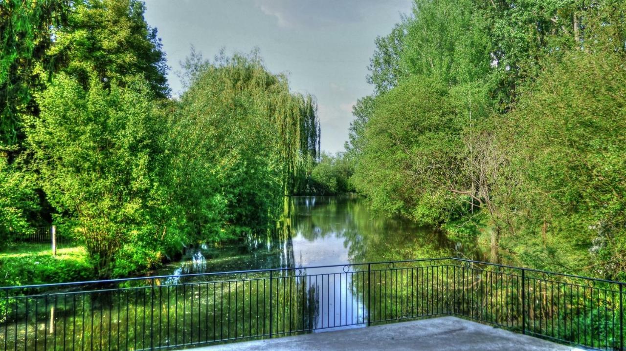 Le Moulin De Follet Bed & Breakfast Fougere  ภายนอก รูปภาพ