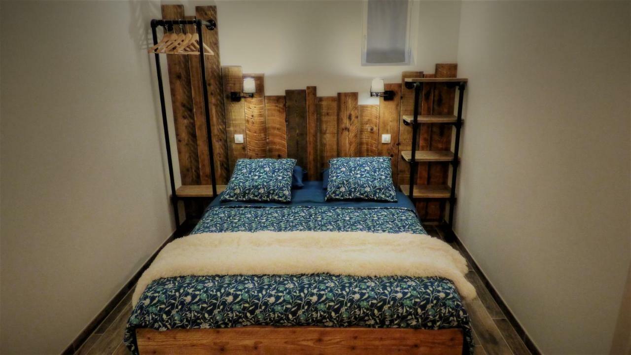 Le Moulin De Follet Bed & Breakfast Fougere  ภายนอก รูปภาพ